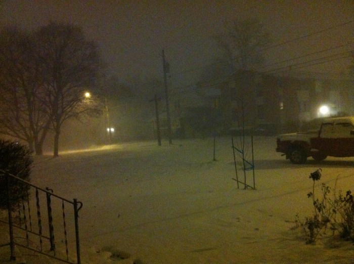 November nighttime snowfall in Syracuse, N.Y.