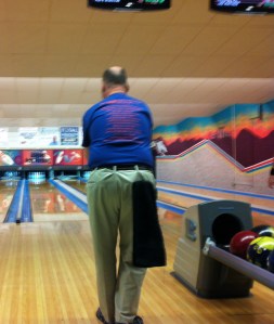 Am I a bowler or a towel boy? What could I have been thinking? (Photo by Steven Vicik Jr.)
