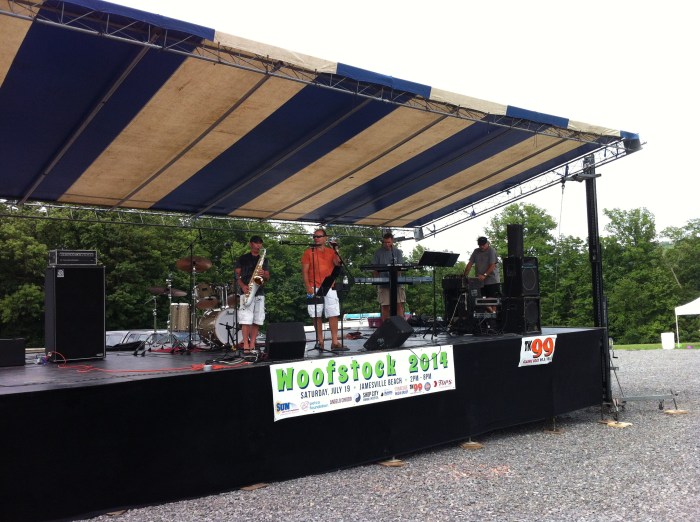 Music for dogs to dig, from Priime Time Unplugged.