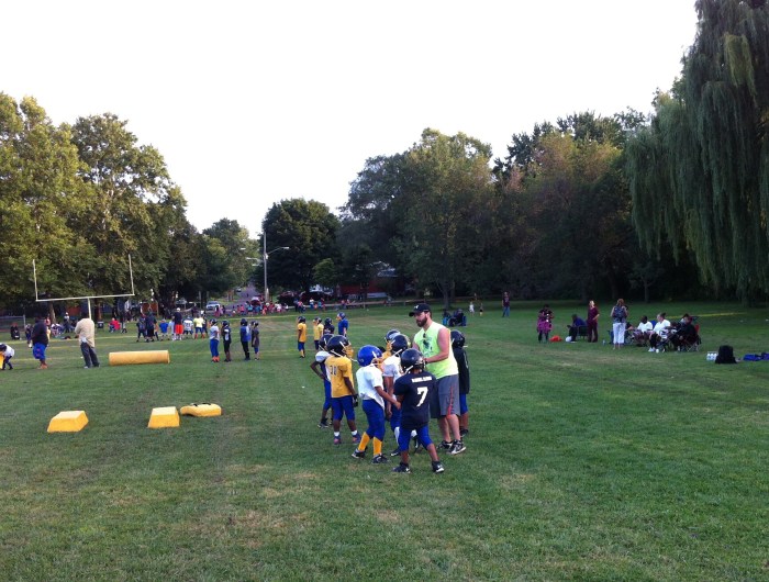 Huddle up, young Bears.