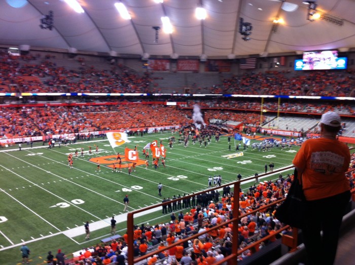 Cheerleaders, banners, players = pomp.
