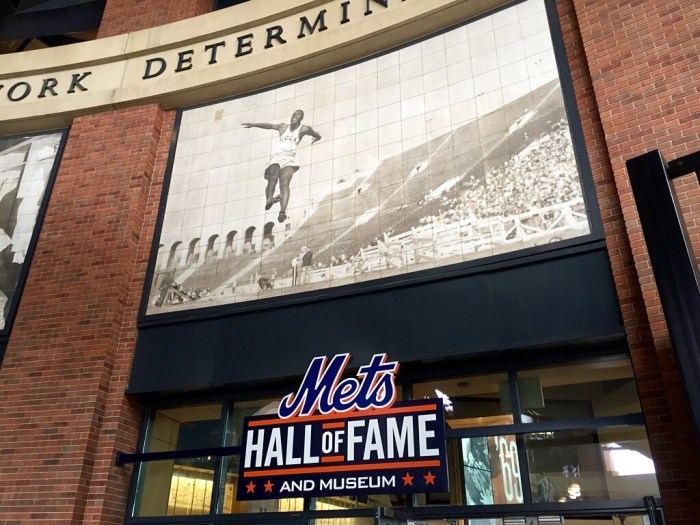 The Mets leaped into a Dodgers void.