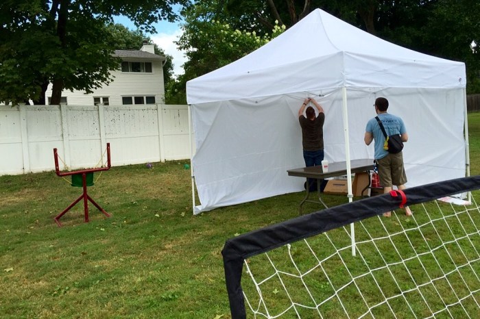 Dave and Jake set up.