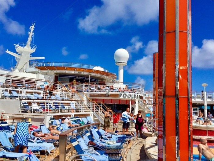 Lounging and bar, side by side.