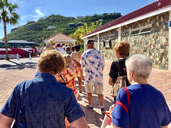 Our friends know the way to our excursion bus.