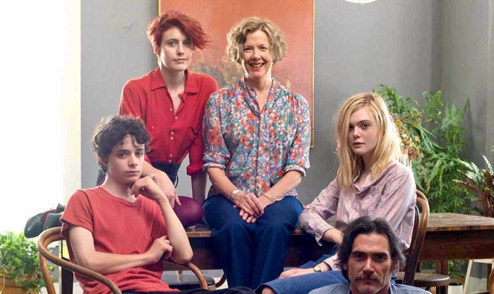 So much to soak up. (From IMDb.com)